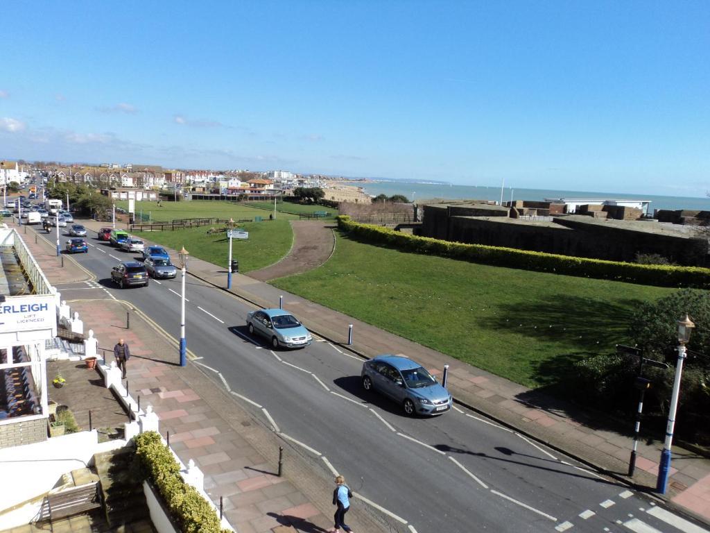 Bay Lodge Guest House Eastbourne Eksteriør billede